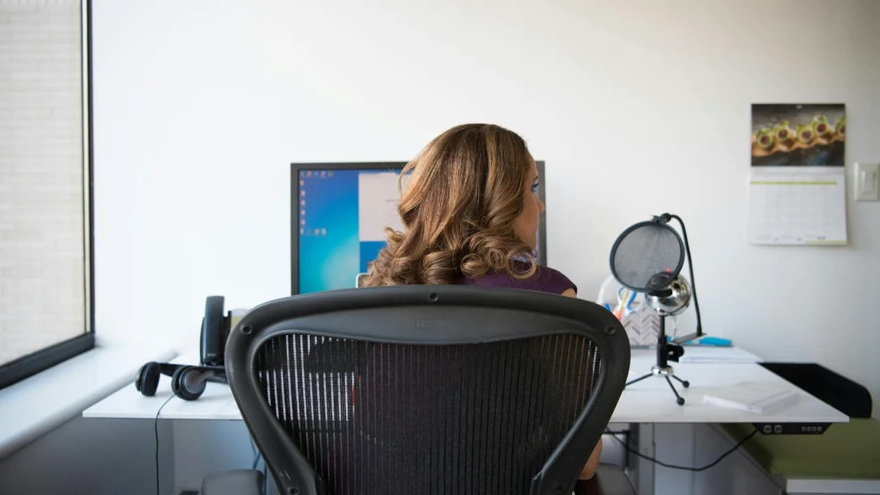 Hipoacusia Laboral y Productividad: El Impacto Económico que las Empresas Ignoran